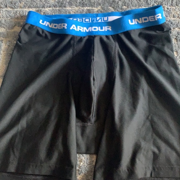 Men’s S Under Armour biker shorts - Picture 2 of 3